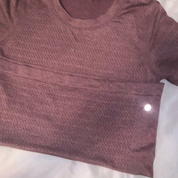 Lululemon shirt - Picture 3 of 4